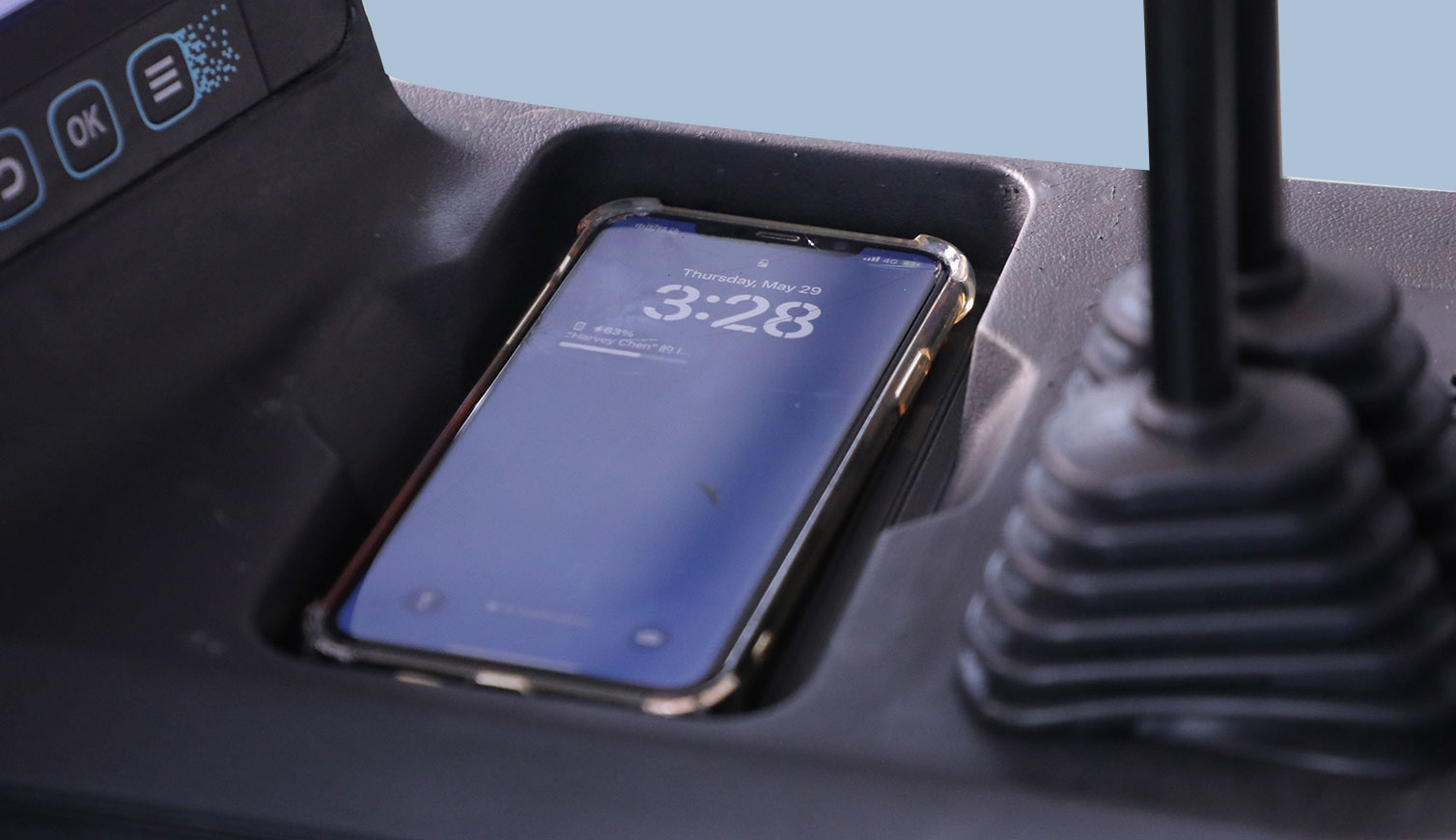 WIRELESS USB PORT LUXURY SEAT MOBILE PHONE CHARGING