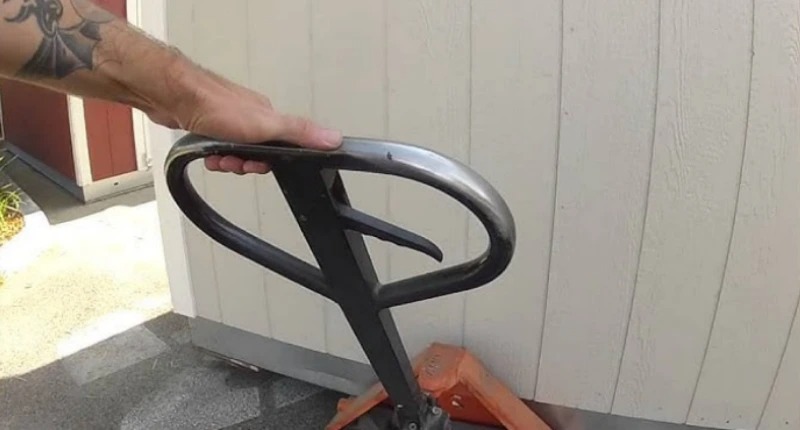 Können Sie einen Schuppen mit einem Palettenheber bewegen?