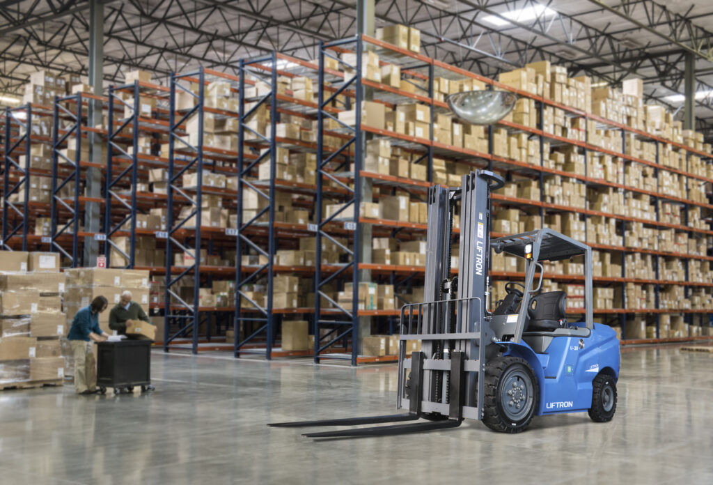 carrelli elevatori elettrici per un magazzino sostenibile